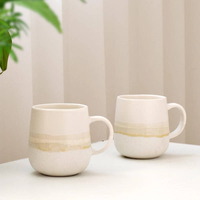 Caneca Bege de cerâmica