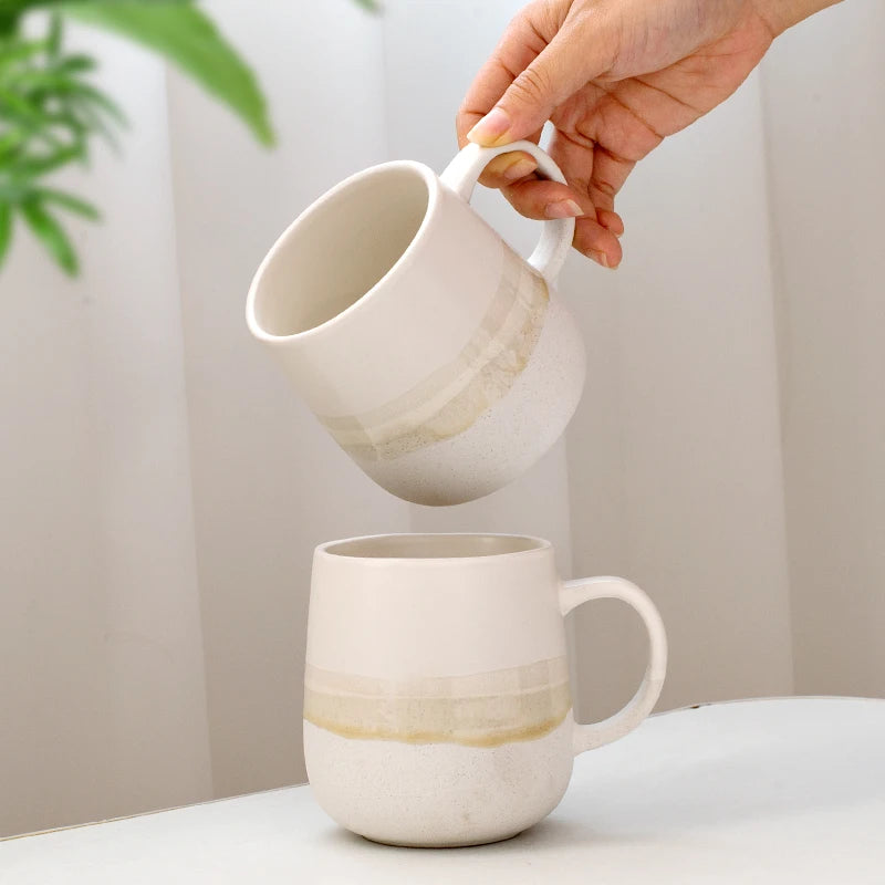 Caneca Bege de cerâmica