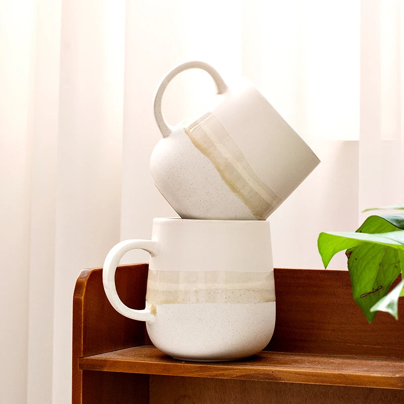 Caneca Bege de cerâmica